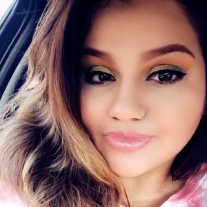 Meet your Posher, Mirella